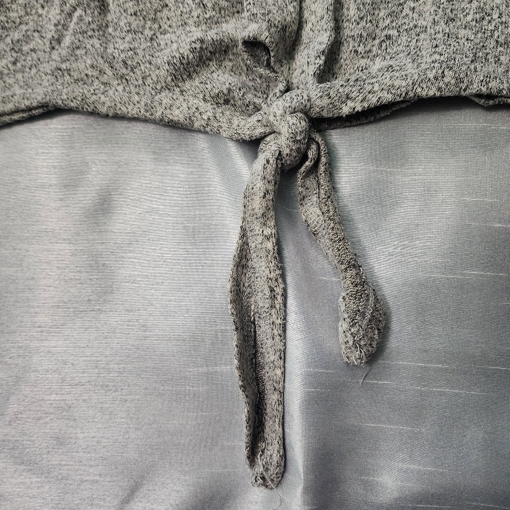 Absolutely Famous Gray Criss Cross Back Long Sleeve Tie Hem Top Women’s Size S - Picture 4 of 7